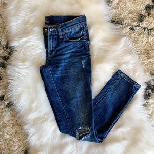 Lucky Brand distressed denim skinny jean